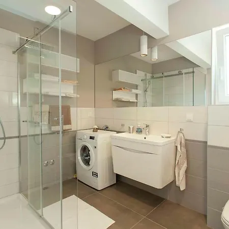 In - Insel Krk 41821 مالينسكا